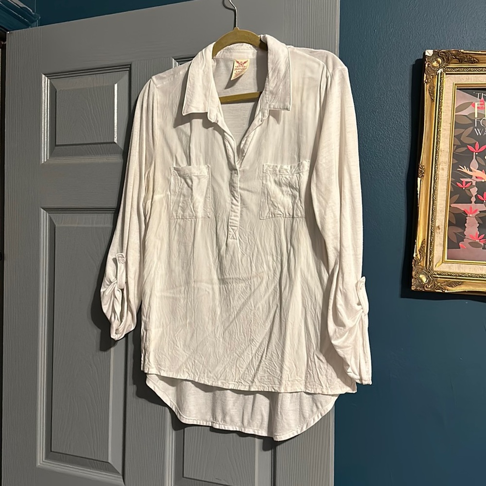 White, mid sleeve blouse